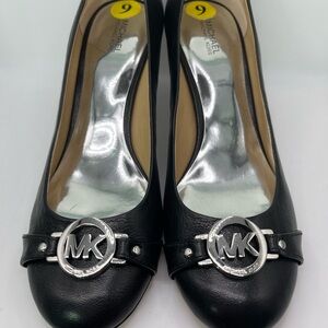 Michael Kors Black Leather Heels with Silver Accents Sz 9 + Grey Beanie